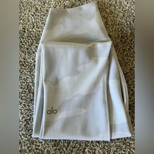 Alo High-Waist Vapor Leggings Whit Camouflage Size M New with Tags